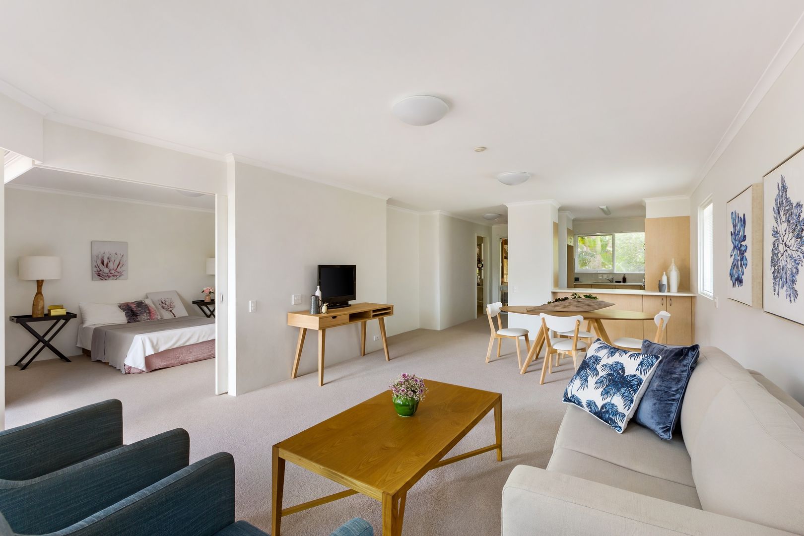 Modern Refurbished 2 Bedroom Unit with Balcony and Garden Views