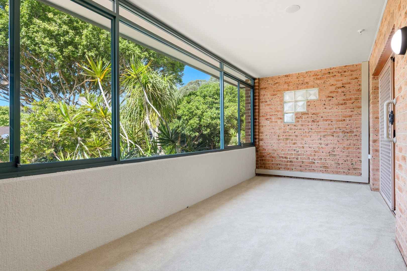 First Floor Studio Apartment in Tarragal Manor