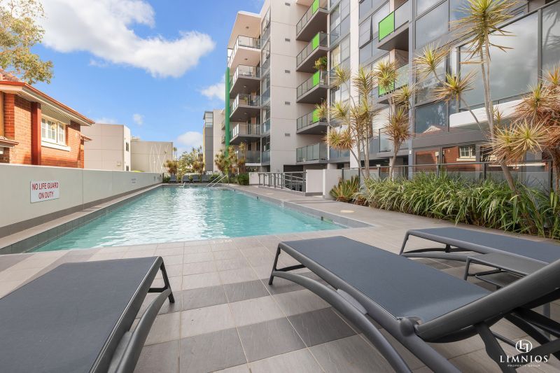 Exquisite Modern Living, Impressive with Great View!