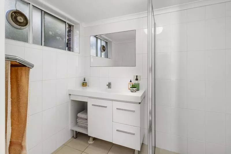 Perfectly located ground floor unit with tranquil garden surrounds.