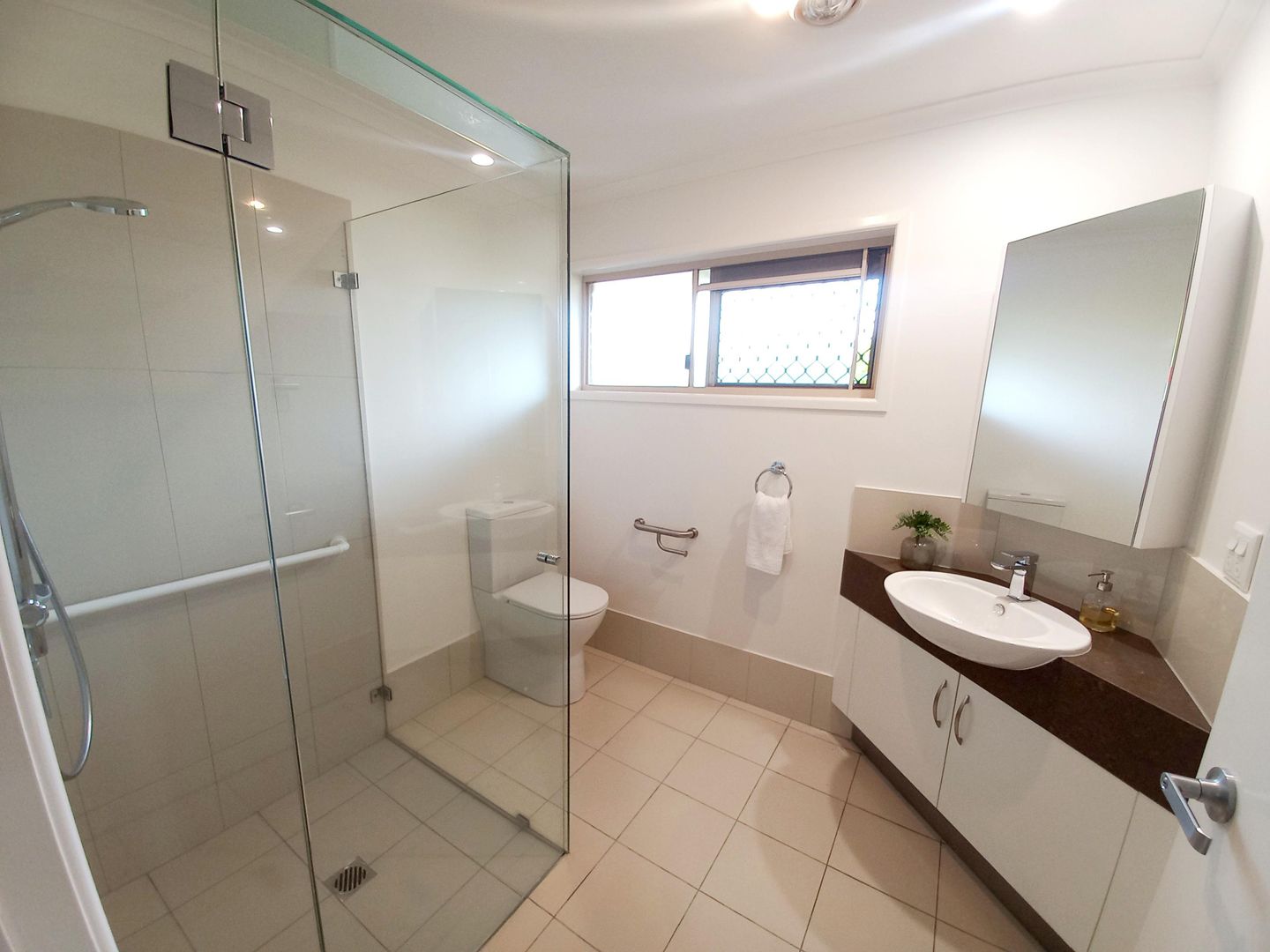 Stone's throw from Community Centre - Unit 14 Palmwoods Garden Village