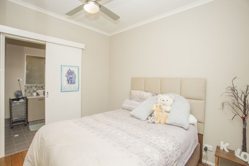 Beautiful & spacious 3 bedroom, 2 bathroom home with double carport