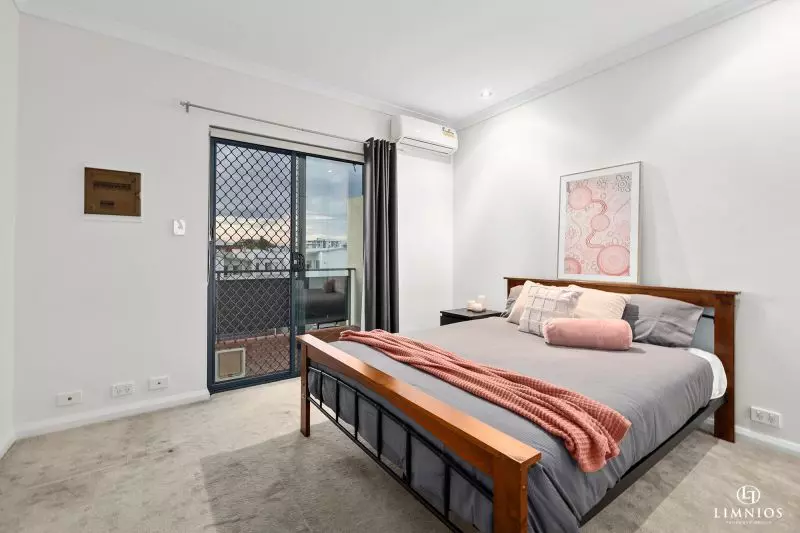 Top Floor with City Vistas!