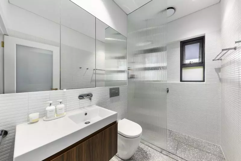 Enviable private position in a quiet but convenient street