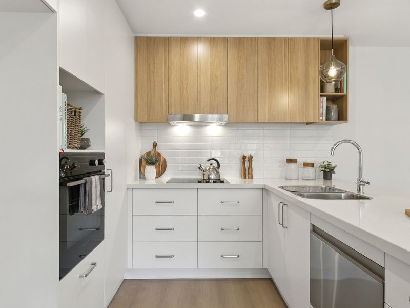 Stylish North-Facing Penthouse with Sunlit Balcony