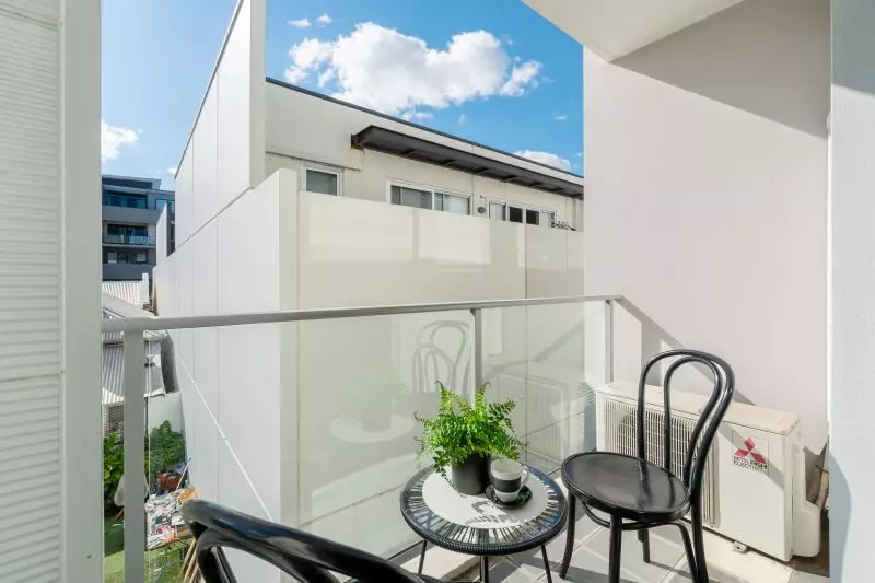 Contemporary Luxury Lifestyle!