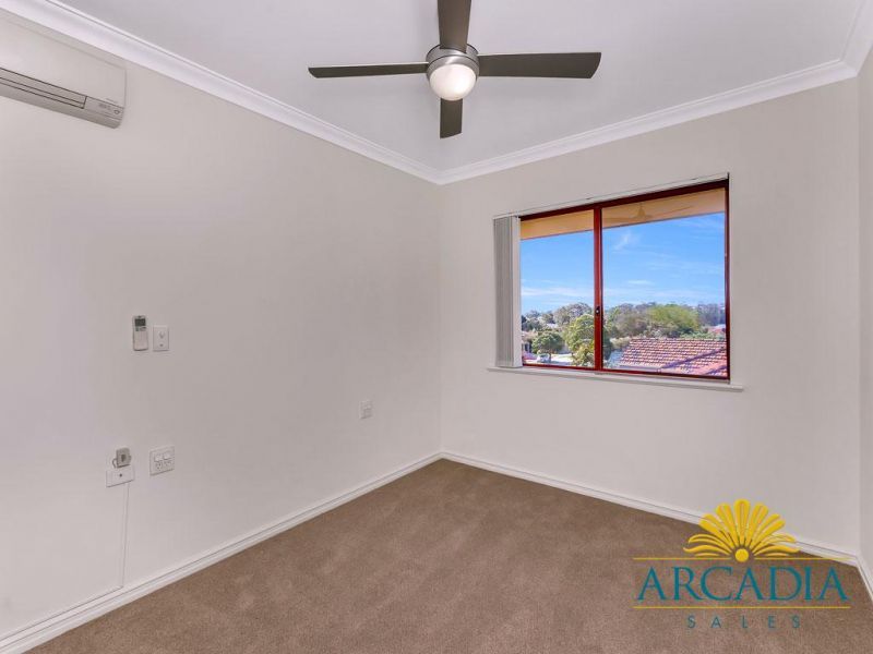Arcadia Waters Bicton - Views, Views & More Views...