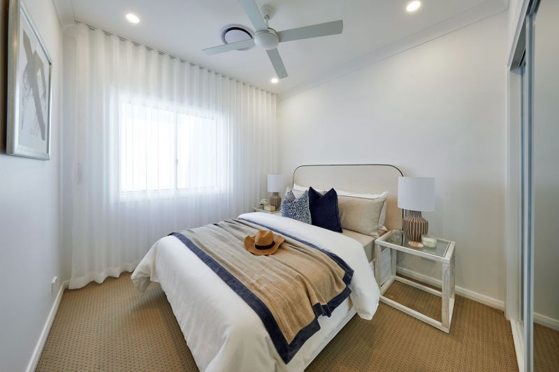 Open Plan, Perfect position, with many extras