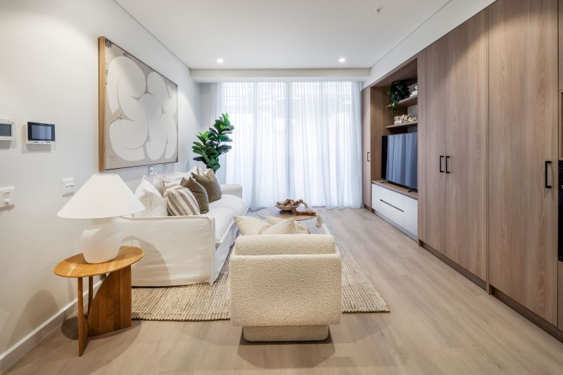 Spacious, light-filled 1-bedroom ground-floor apartment