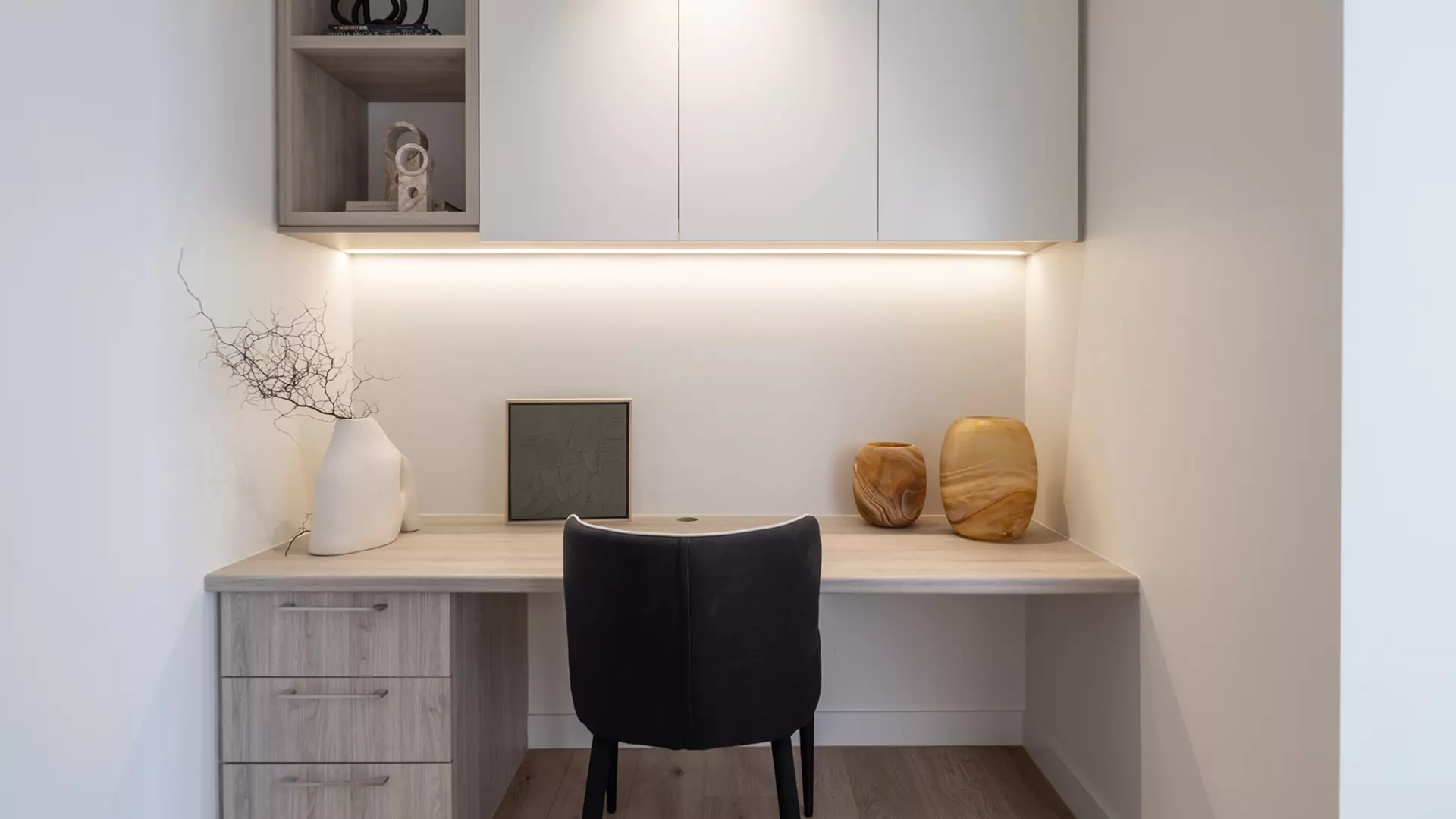 Apt 922 - Exceptional three-bedroom residence with abundant space 