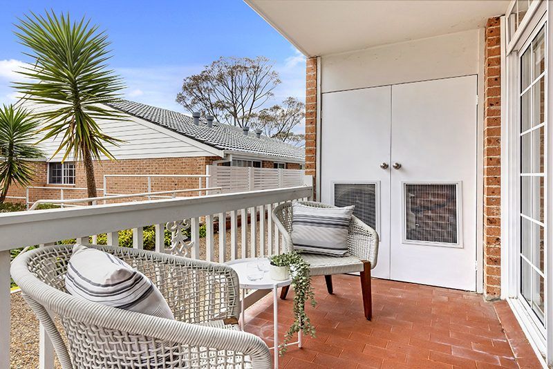 Beautifully renovated, sun-filled unit close to the main Clubhouse and amenities