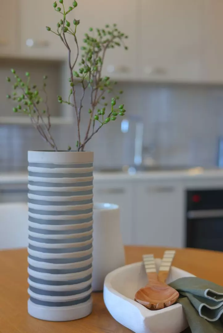 SOLD - Newly reinstated Apartment with amazing full city views -this awaits you! 1 bedroom / 1 study / 1 bathroom