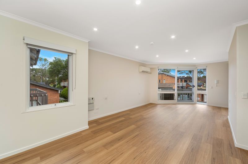 Ramp Access - Upper Level Unit!