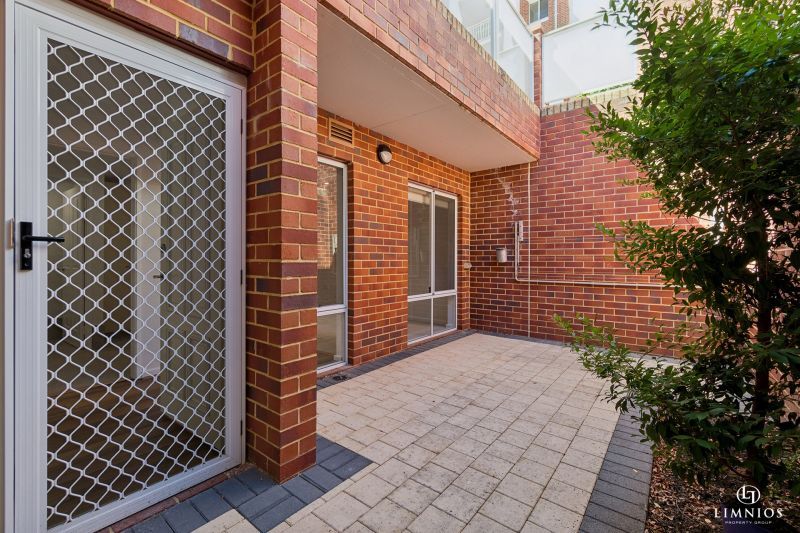 Light Filled North Facing Courtyard Villa