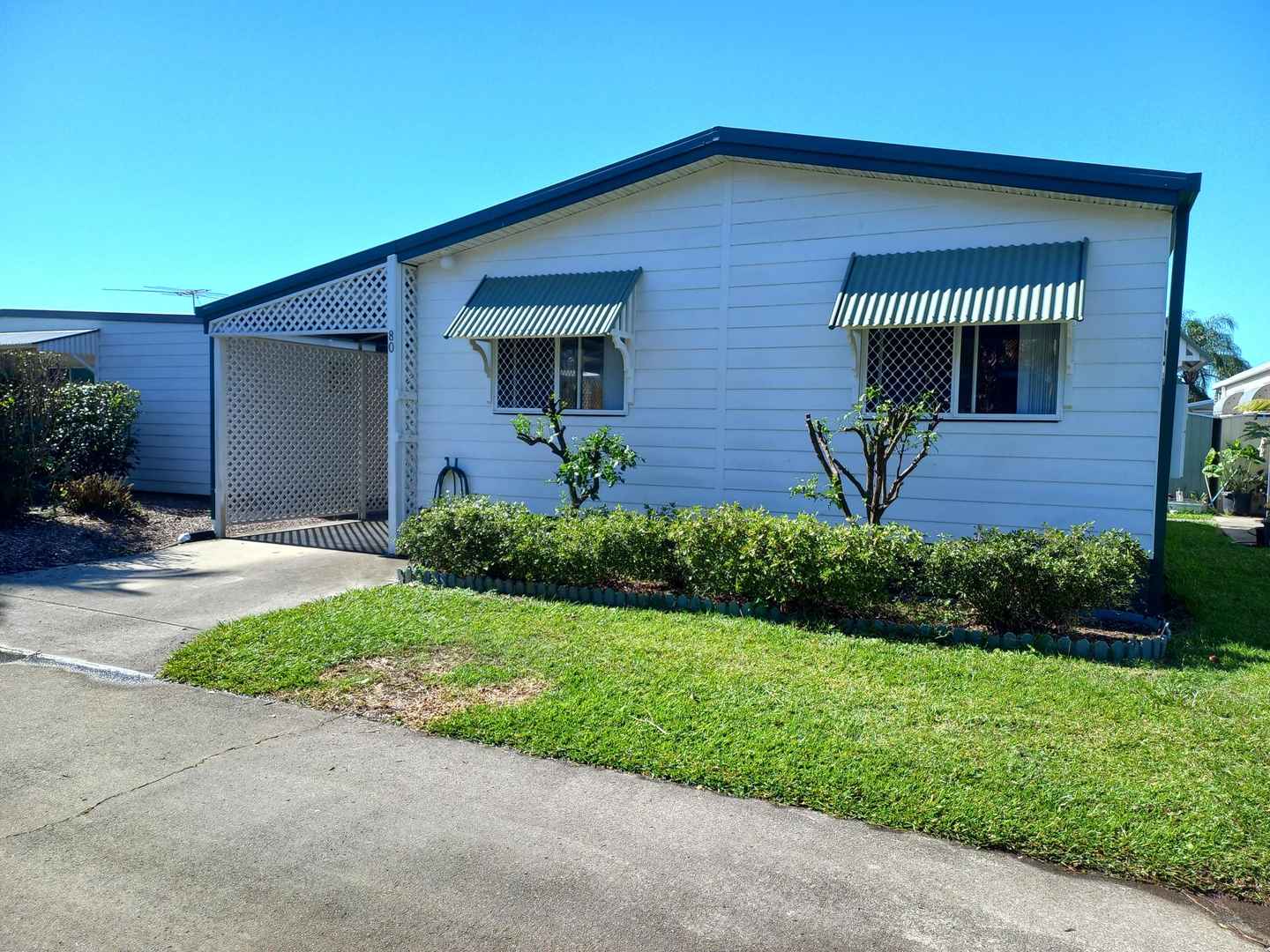 2 Bedroom Smaller Villa - Excellent Location.  NEEDS work!  Priced Accordingly