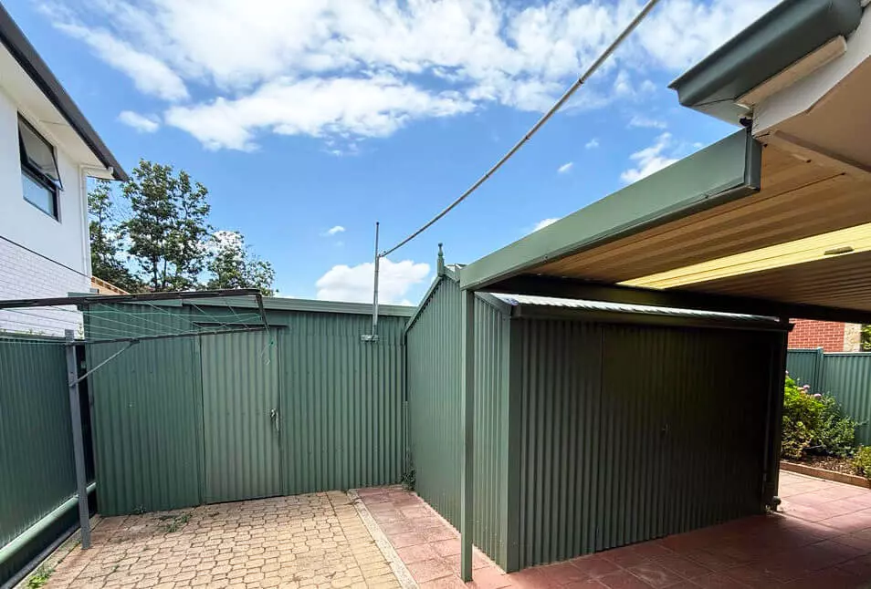 Fully refurbished 2-bedroom unit available now in Walkerville!