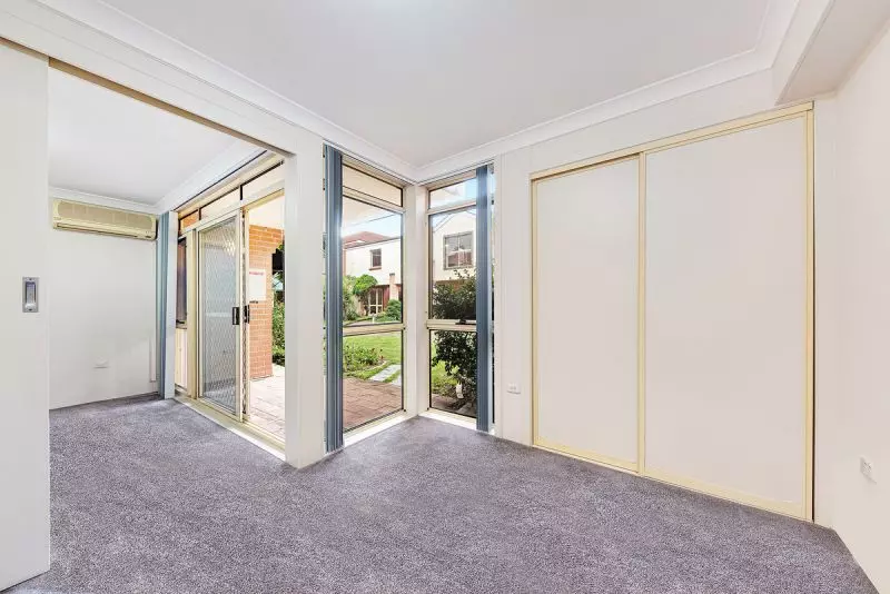 NORTH FACING, GROUND FLOOR GARDEN APARTMENT