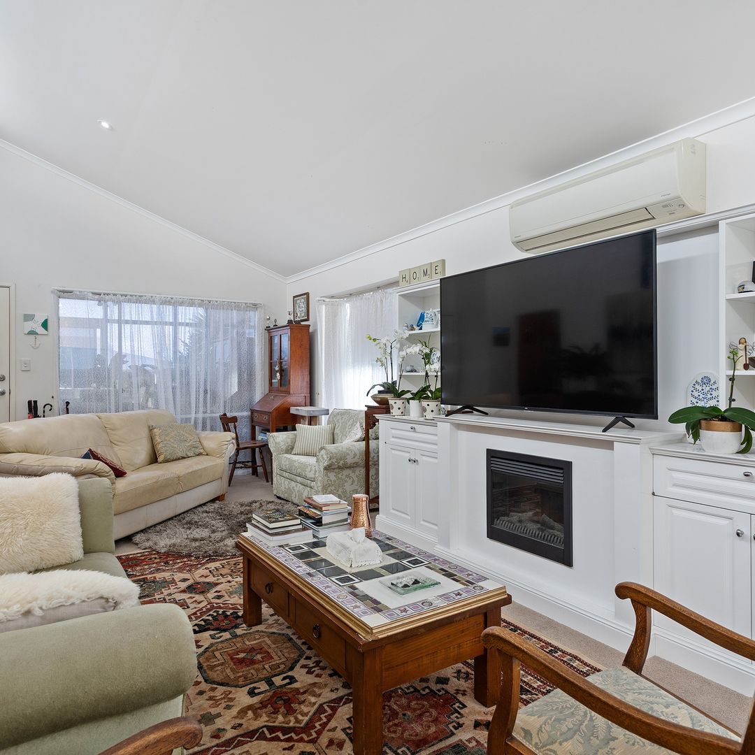 "MONTANA"- Bright, Open Plan Living