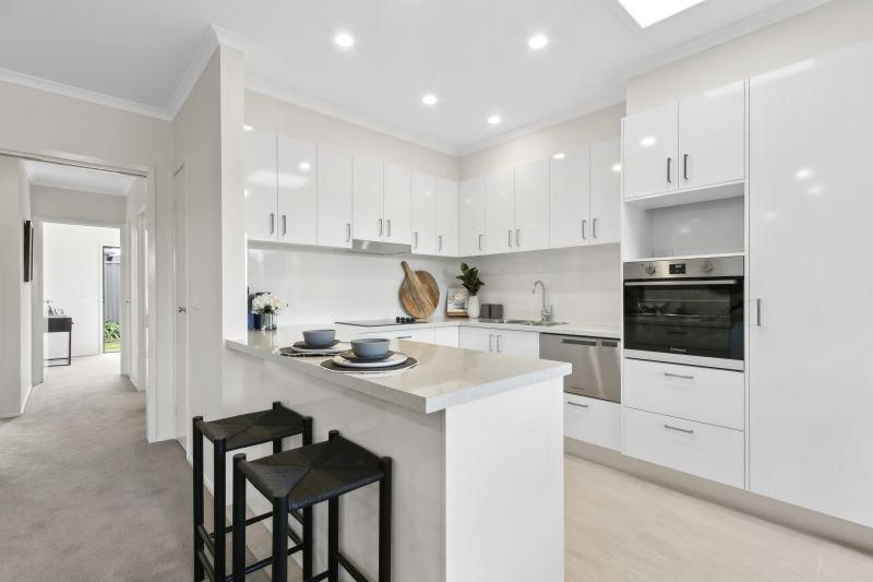 Newly refurbished 2-bed villa with open-plan kitchen