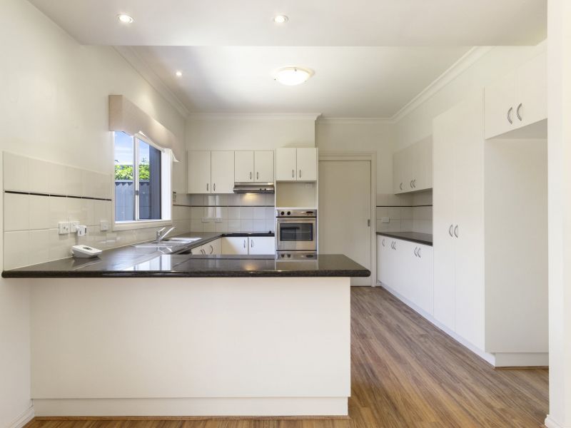 Stylish Home, Tranquil Setting