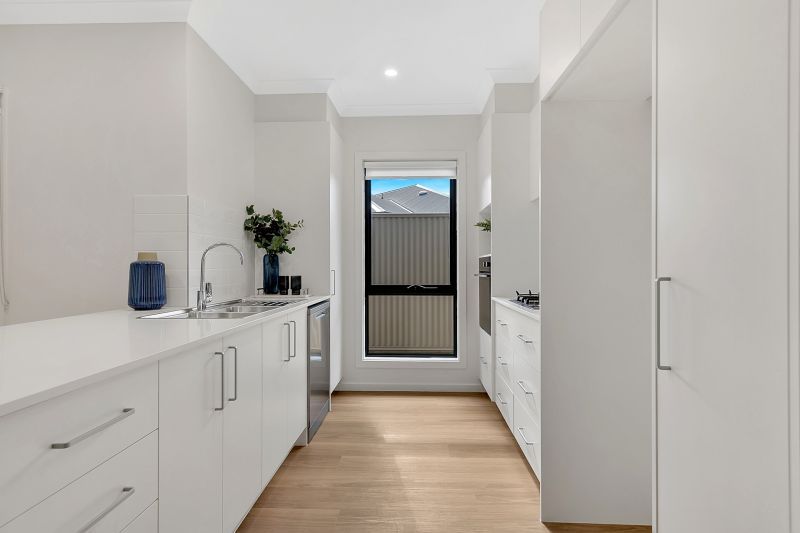 131/236-238 Waterview Blvd, Craigieburn