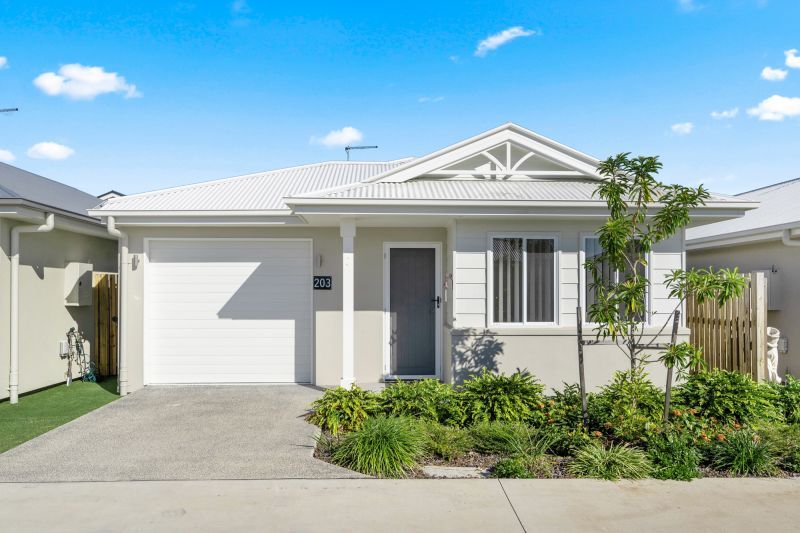 Downsize in Style!

Embrace a relaxed lifestyle in this north-facing one-bedroom home, plus study.