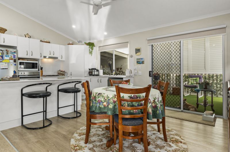 Light Filled Home - Relaxed Living!