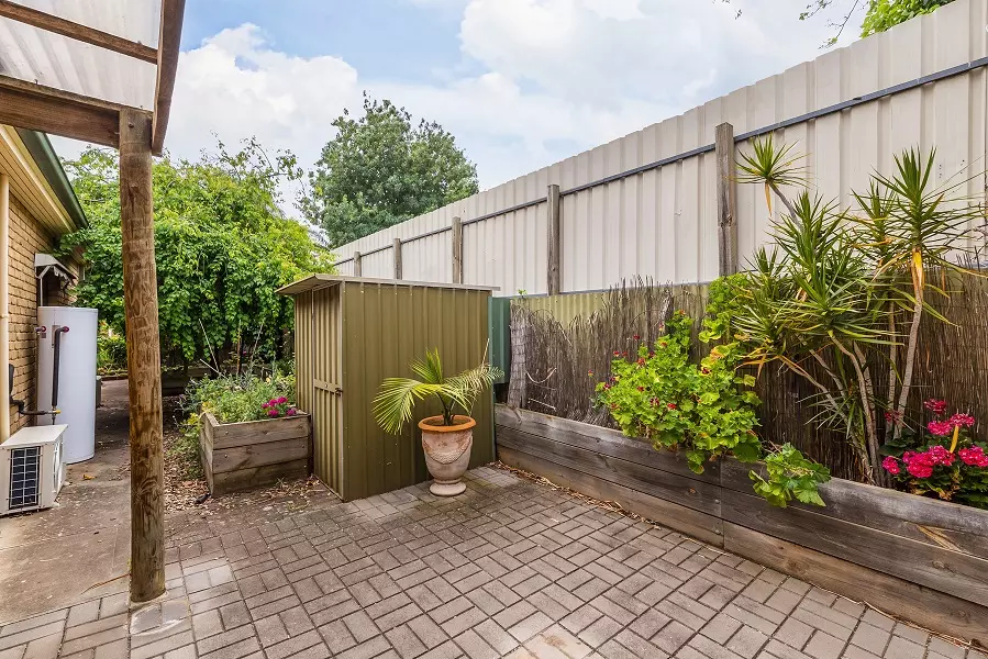 Two Bedroom only 100 metres from Main Street