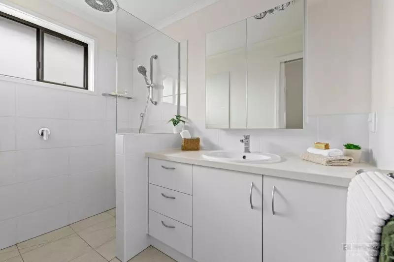 Stunning 2 bed unit with Garden Views