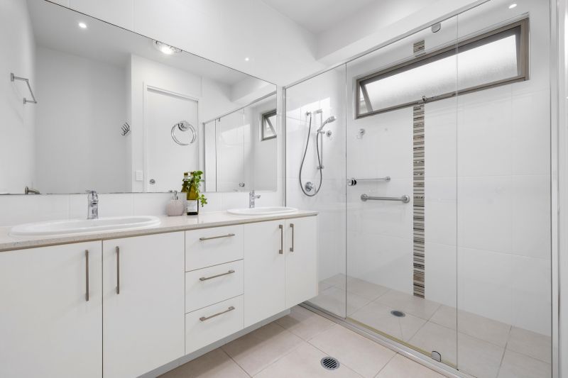 Modern Living in a Tropical Haven