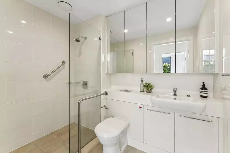 Light-filled Garden Apartment with Space, Privacy and Style