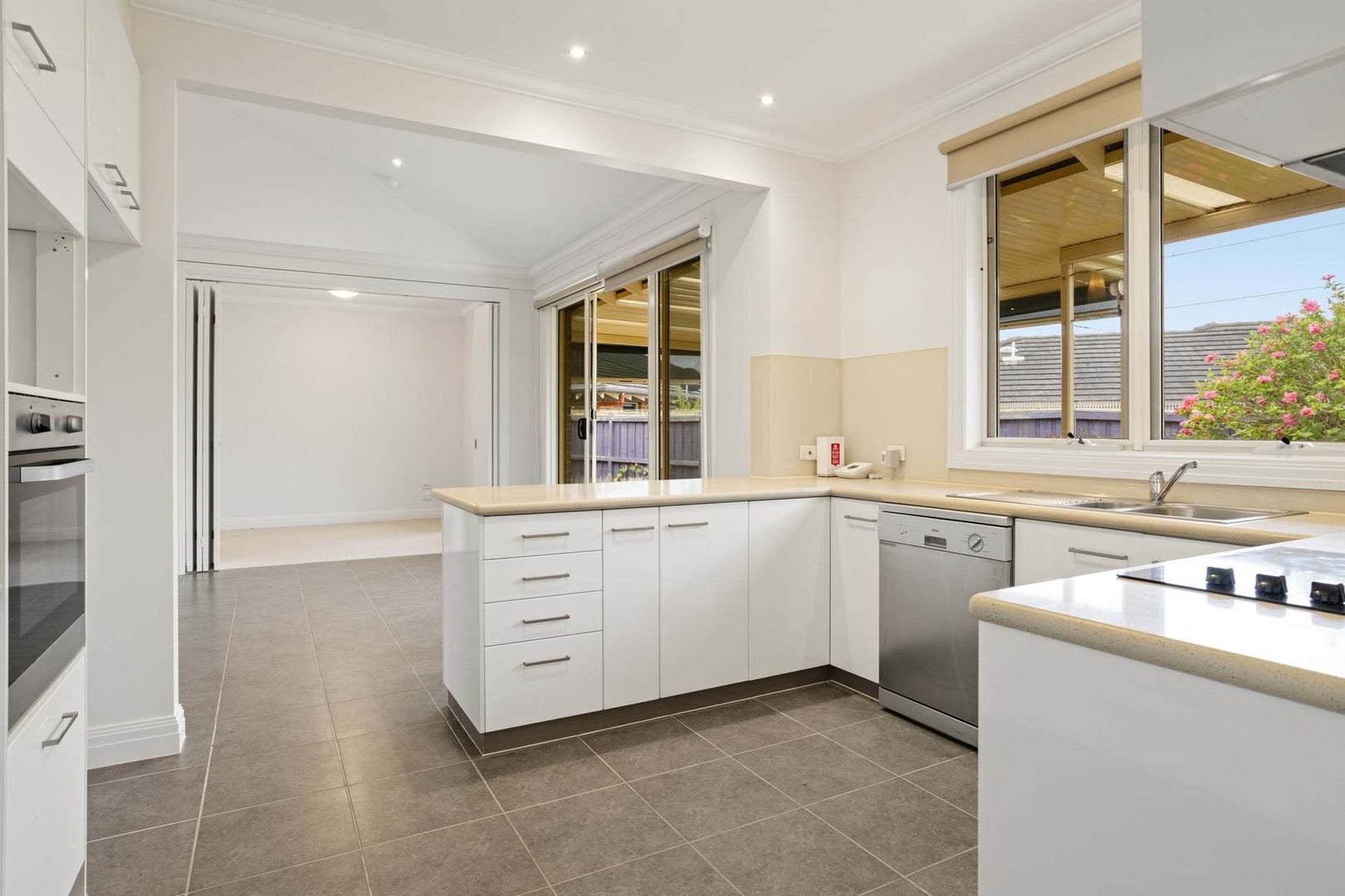 Refined Living with Seamless Outdoor Connection