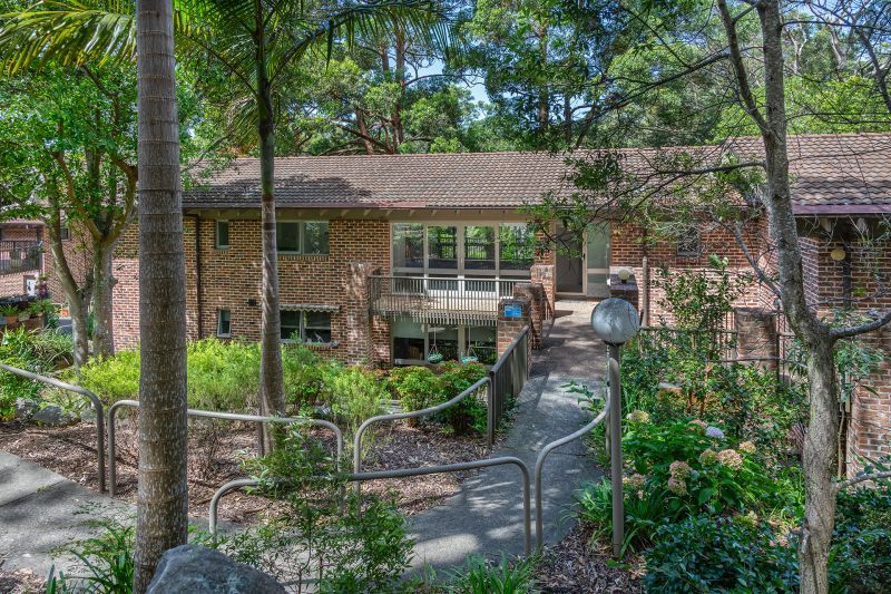 Fully Refurbished Large 3 Bedroom Unit with a Stunning Bushland Outlook