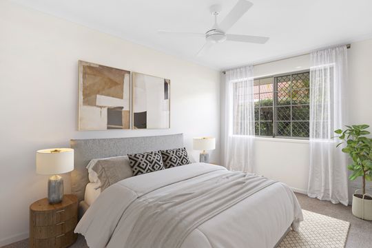 Beautiful two bedroom, one bathroom villa with lock up garage.
