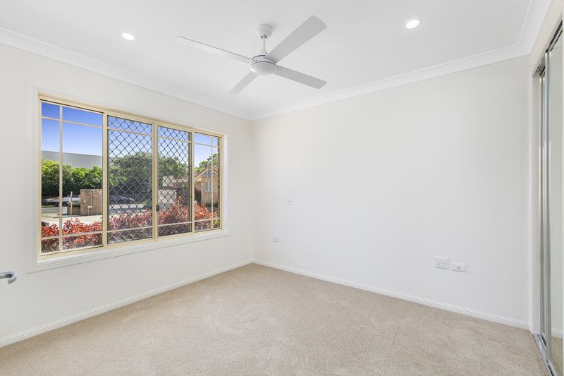 Sunny Two Bedroom, South Facing Villa