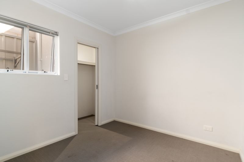 Ticking All Boxes: Location, Modern, Spacious & NO STRATA