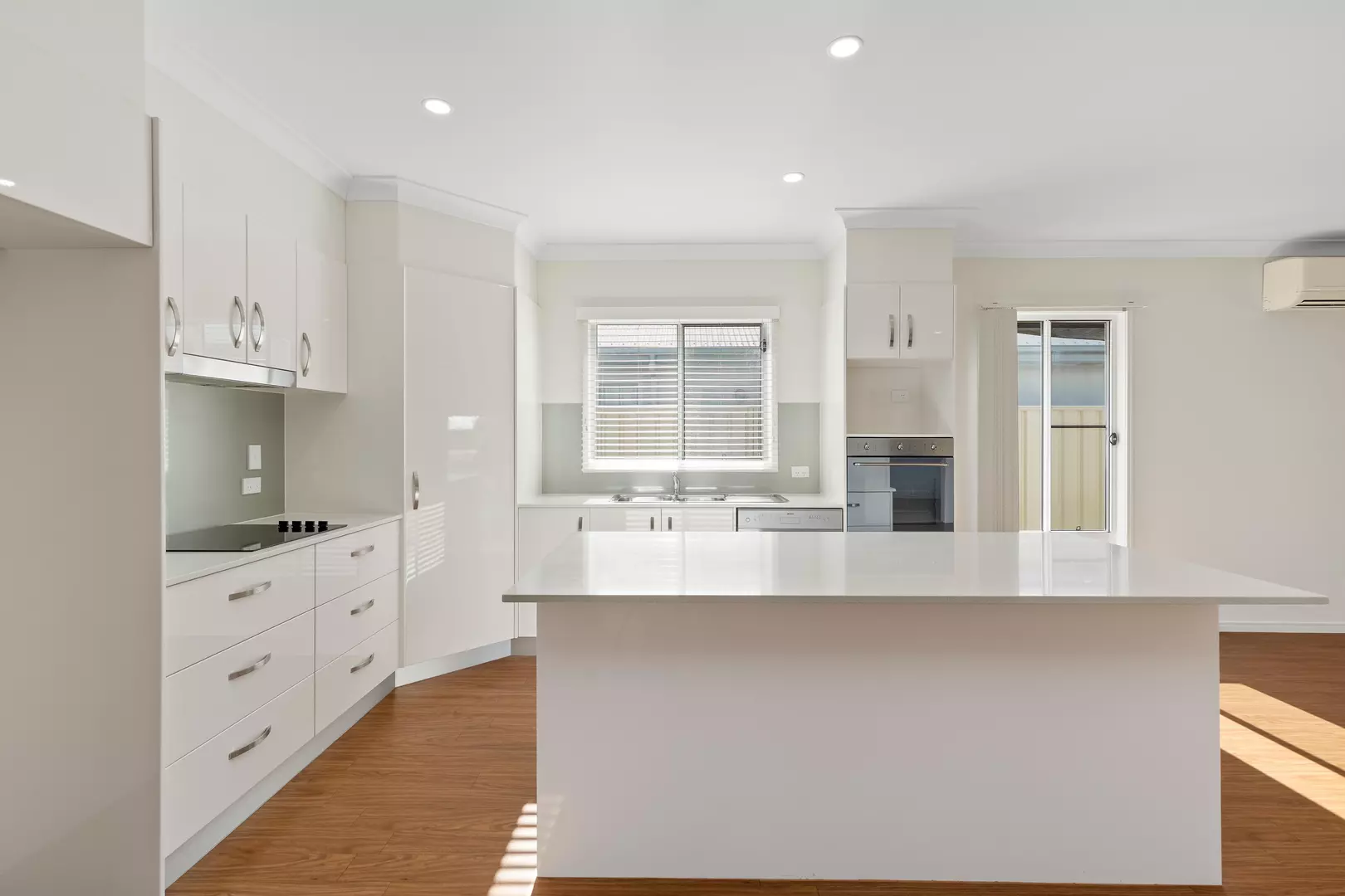 Home 95 | Lakeside Living