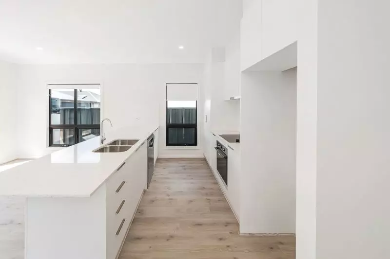 New 3 Bed Home - Spacious Backyard