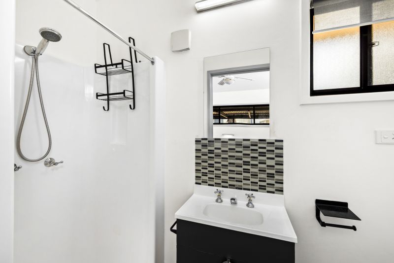 Modern Haven - Relaxed Indoor-Outdoor Living