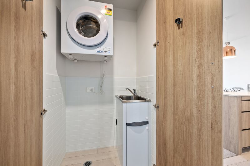 Modern Design, Location and Professional Lifestyle!