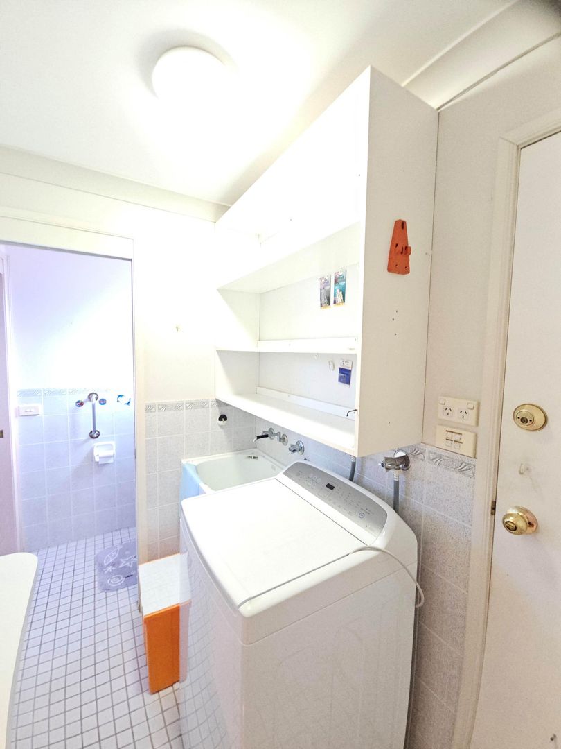 Inviting 2.5-Bedroom Home with Versatile Spaces and Expansive Outdoor Area!