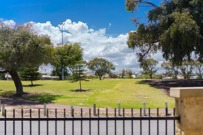 Parkside Apartment with Spacious Layout and Private Patio