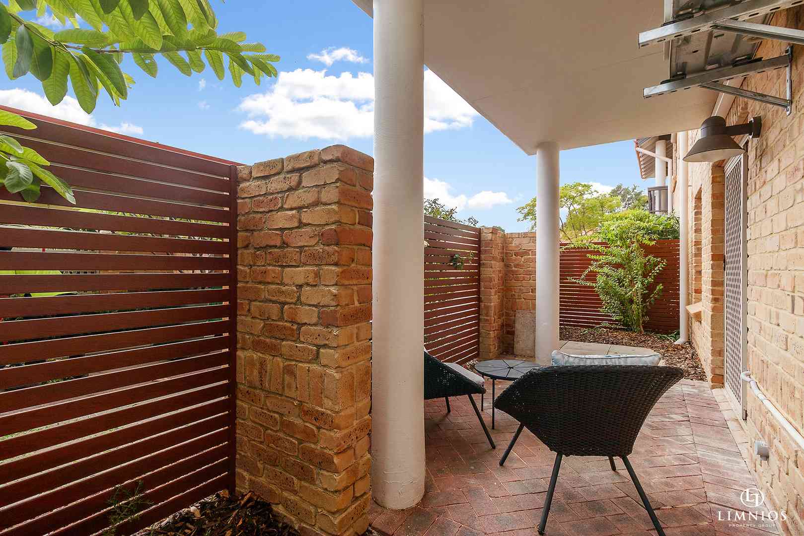 You will LOVE this ground floor retirement living apartment close to parklands!