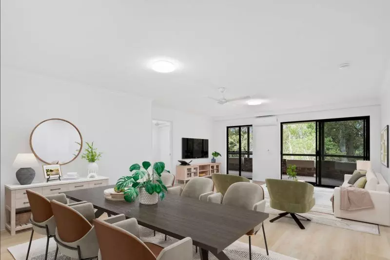 Charming three-bedroom apartment surrounded by lush greenery