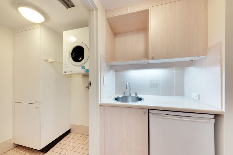 GORGEOUS GARDEN CORNER APARTMENT