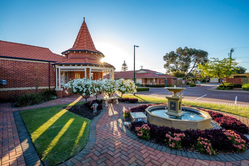 Beautiful, Spacious Villa with Fresh Updates