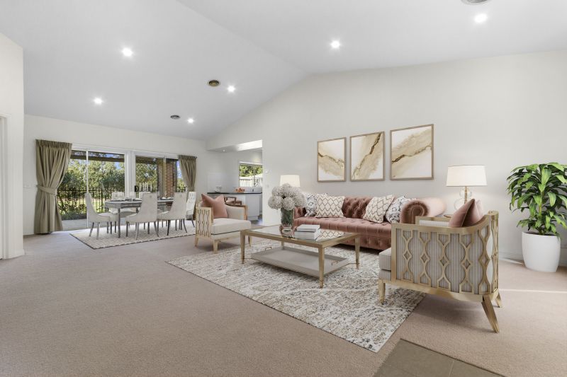 Spacious Villa with Golf Course Views