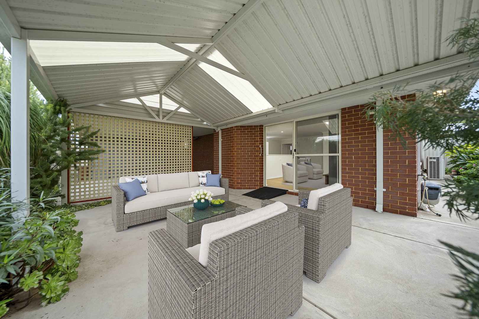 UNDER OFFER - Very Homely and Inviting Villa