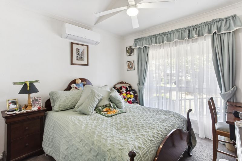 2 Bedrooms – Gardeners Delight!