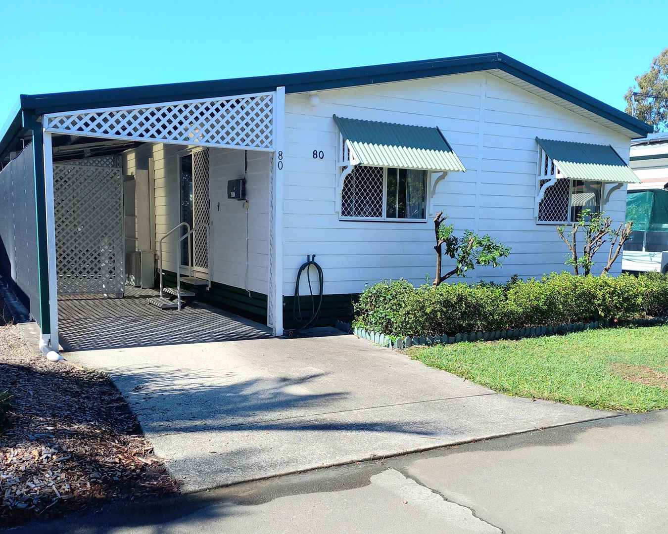 2 Bedroom Smaller Villa - Excellent Location.  NEEDS work!  Priced Accordingly